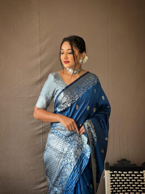 Exclusive Jacquard Border Banarasi Soft Silk Saree - Image 2