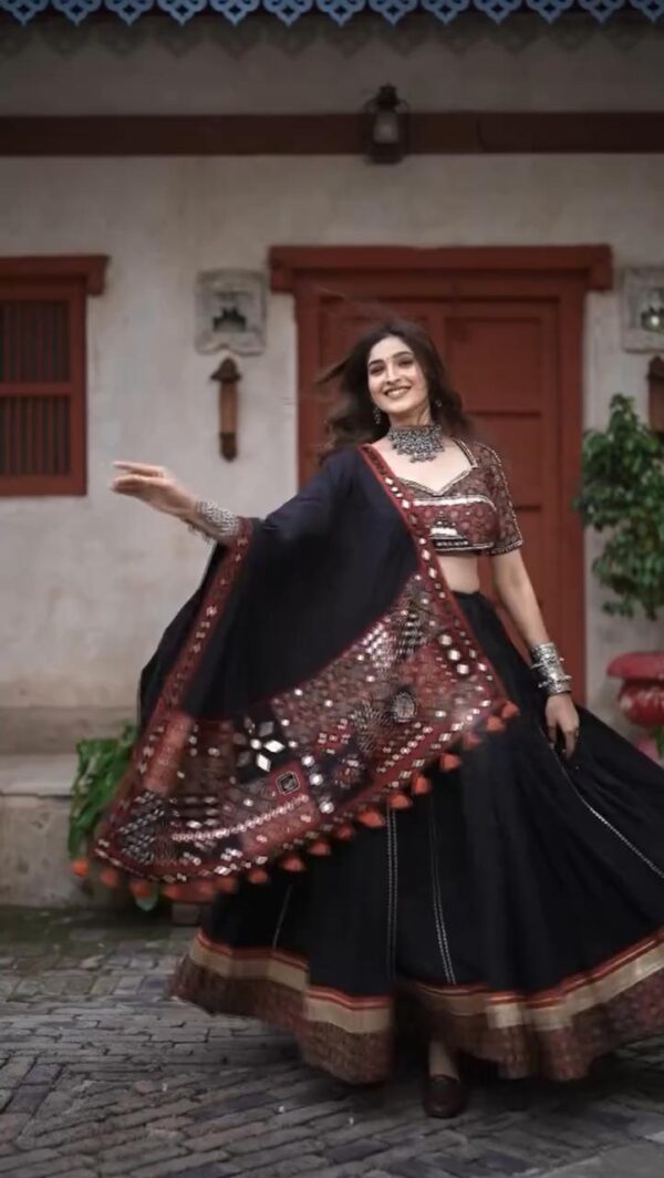 Navratri Special Full Black Choli - Image 3