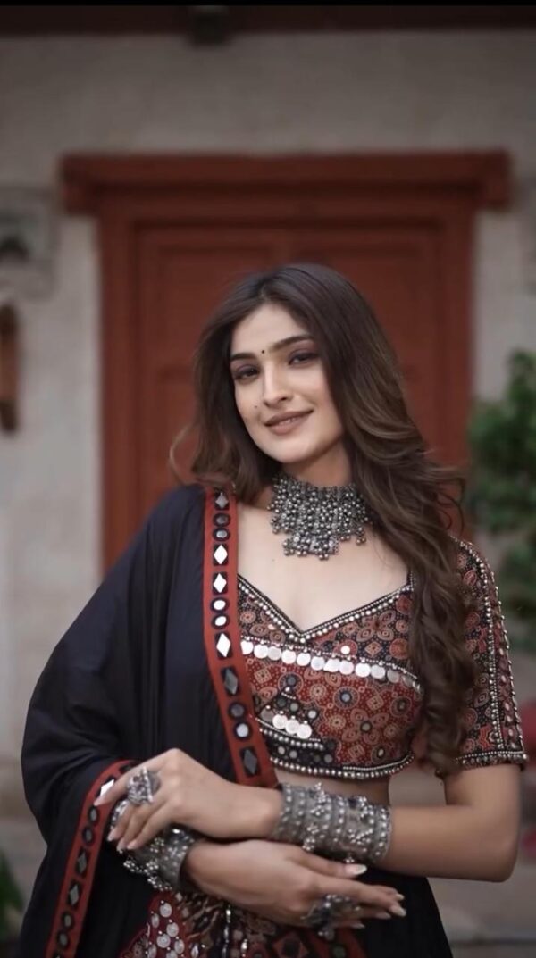 Navratri Special Full Black Choli - Image 2